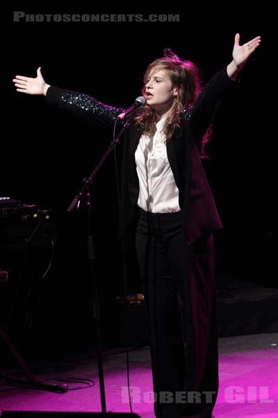 CHRISTINE AND THE QUEENS - 2011-06-23 - PARIS - La Cigale - 